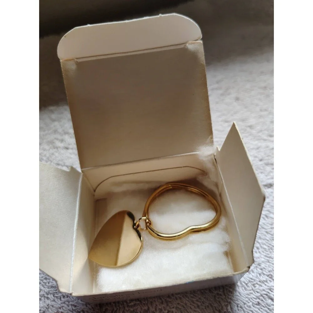 Vintage 1986 Avon Goldtone Dangling Heart Key Ring Key Chain Women's Collectible